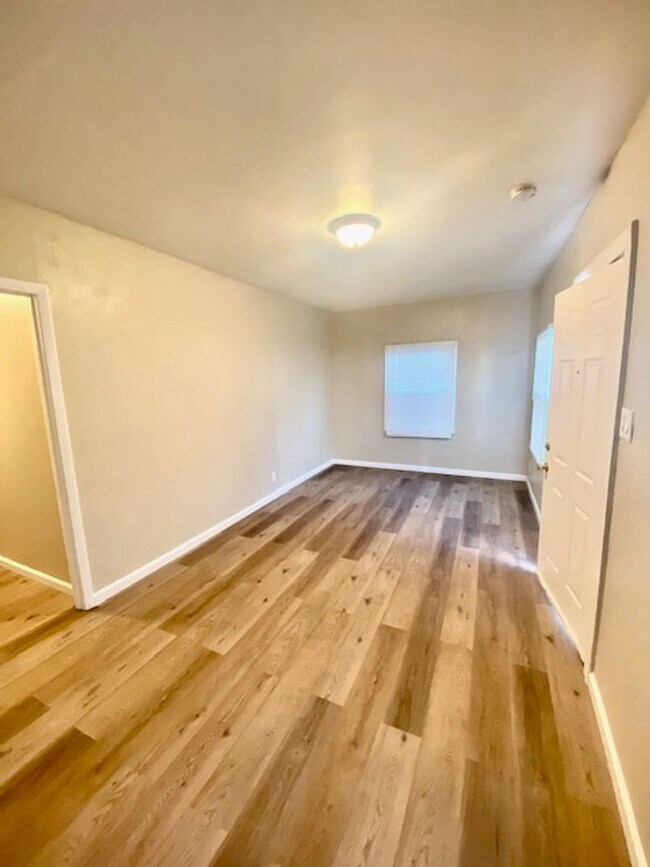 1537 Truman St Richmond, CA 94801 photo 2