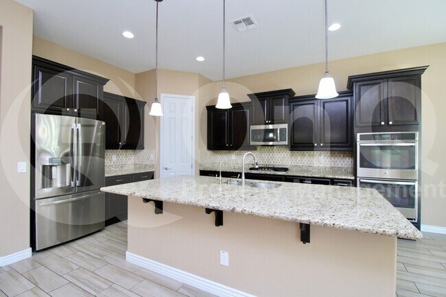 7469 W Remuda Dr Peoria, AZ 85383 photo 4