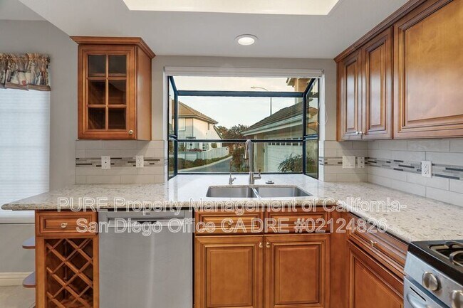 1886 Spyglass Cir Vista, CA 92081 photo 5