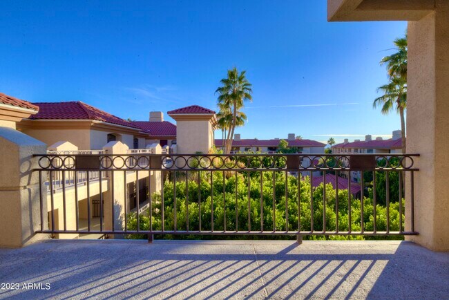 5104 N 32nd St Phoenix, AZ 85018 photo 5