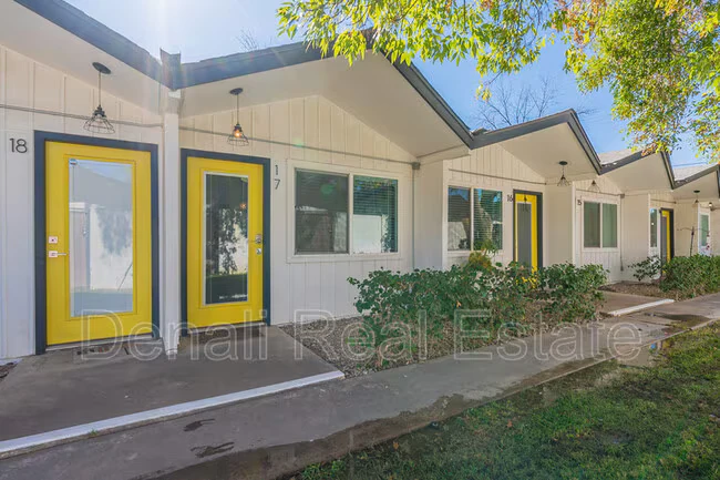 2309 S College Ave Tempe, AZ 85282 photo 3