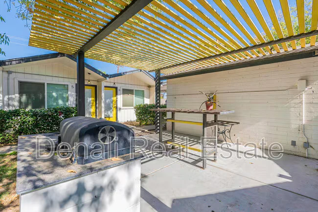 2309 S College Ave Tempe, AZ 85282 photo 5