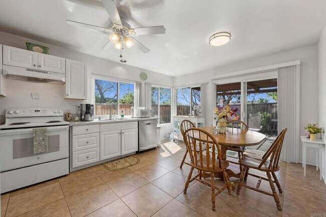 425 Blueridge Pl Escondido, CA 92026 photo 4