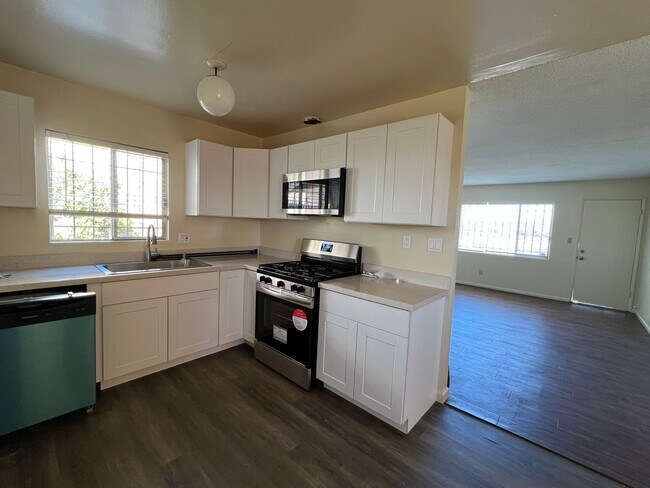 1611 69th St Lemon Grove, CA 91945 photo 2