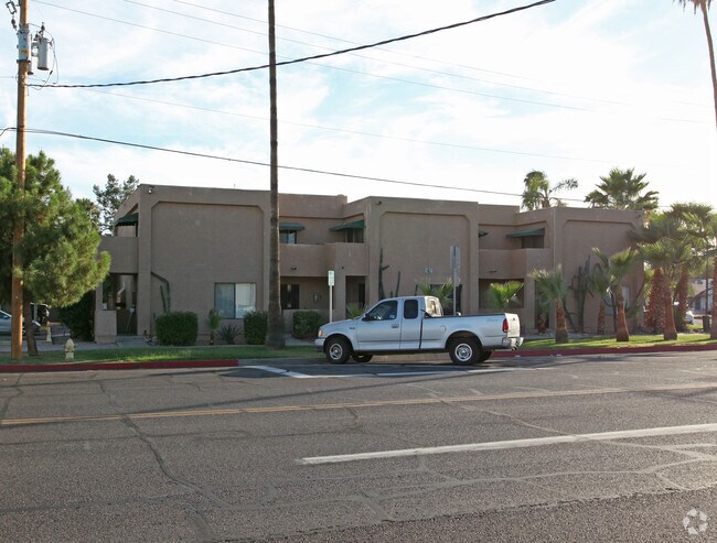 LaMar Apartments photo 5