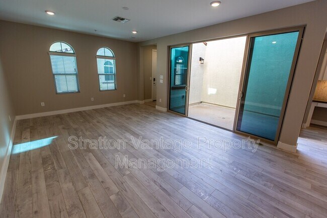 3855 S McQueen Rd Chandler, AZ 85286 photo 4