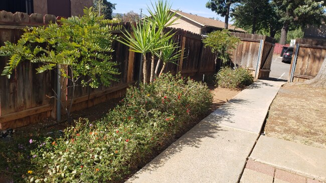 12608 Julian Ave Lakeside, CA 92040 photo 2