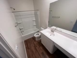 1751 E Fontana Dr photo 3