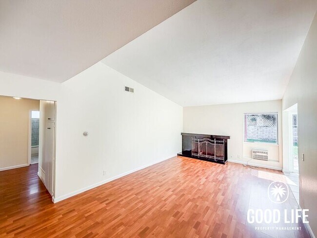 6645 Amberly St San Diego, CA 92120 photo 3