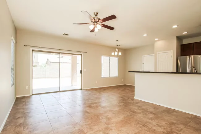 7907 S 50th Ln Phoenix, AZ 85339 photo 5