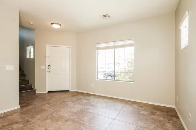 7907 S 50th Ln Phoenix, AZ 85339 photo 4