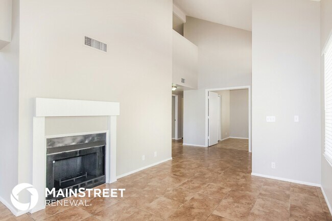 6331 W Townley Ave photo 2