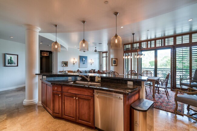 8 Biltmore Estates Dr Phoenix, AZ 85016 photo 3