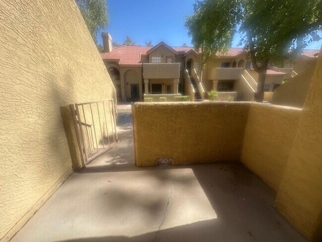 1126 W Elliot Rd Chandler, AZ 85224 photo 4