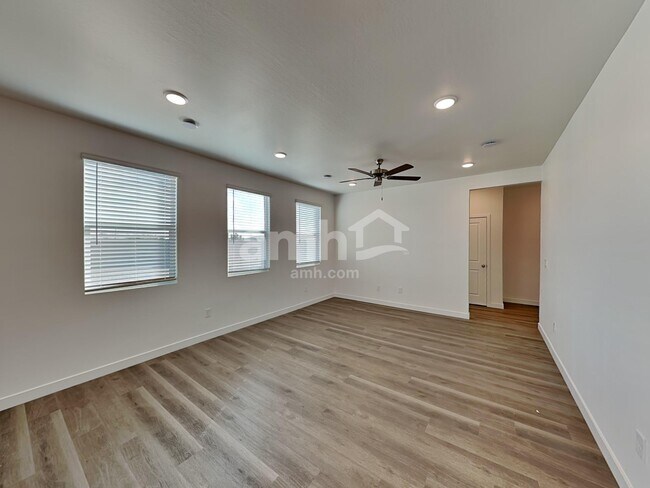 18490 W El Cortez Pl Surprise, AZ 85387 photo 5