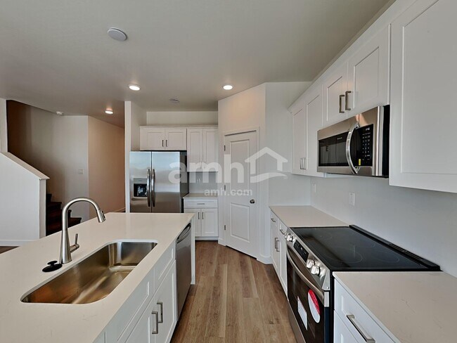18490 W El Cortez Pl Surprise, AZ 85387 photo 3