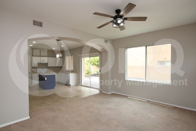 4025 W Carter Rd Phoenix, AZ 85041 photo 3