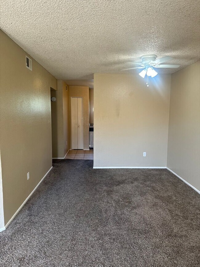 11640 N 51st Ave Glendale, AZ 85304 photo 4