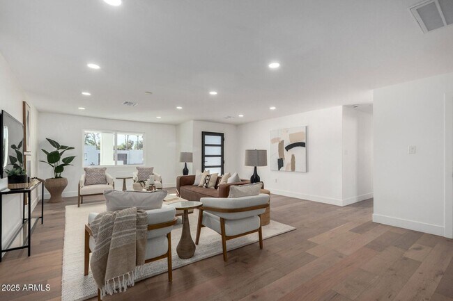 6712 E Pershing Ave Scottsdale, AZ 85254 photo 5