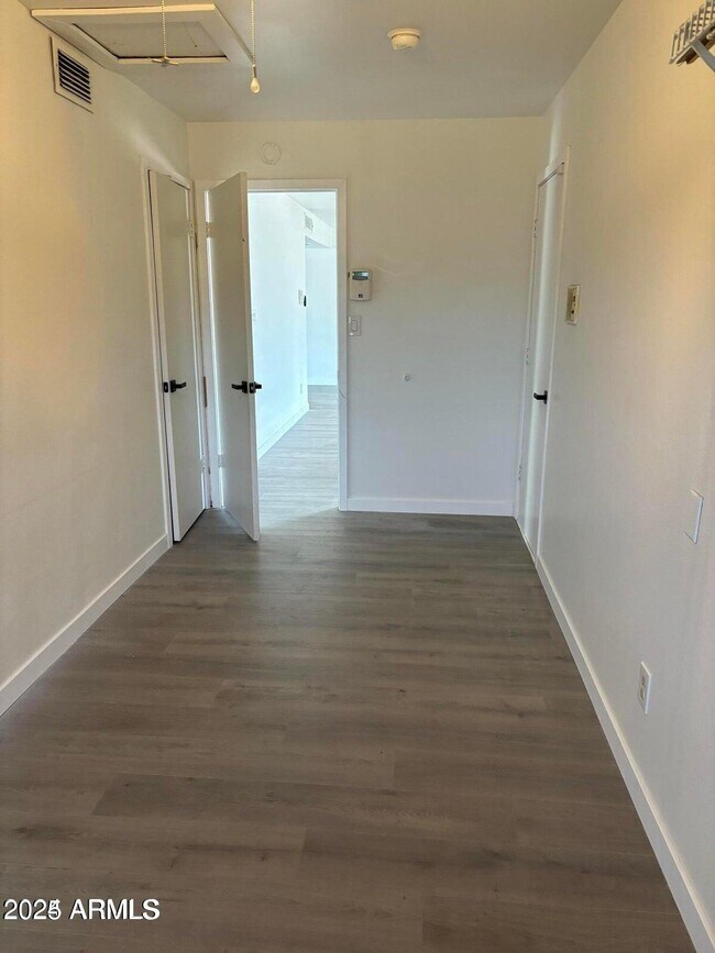 3903 S Juniper St Tempe, AZ 85282 photo 5