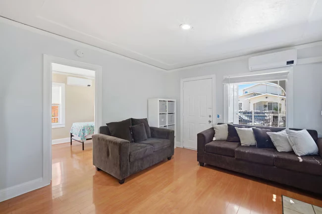 5745 Holway Ct Oakland, CA 94621 photo 4