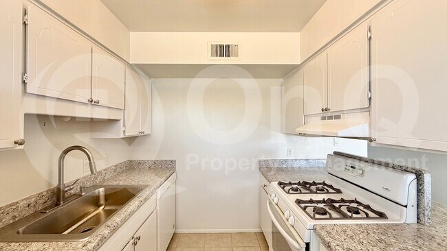 12602 N 21st Ave Phoenix, AZ 85029 photo 5