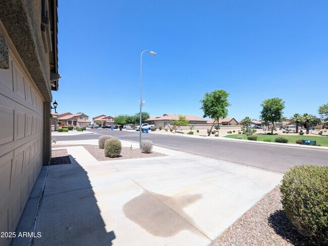 3731 W St Kateri Dr Phoenix, AZ 85041 photo 4
