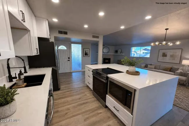 5420 N Granite Reef Rd Scottsdale, AZ 85250 photo 3