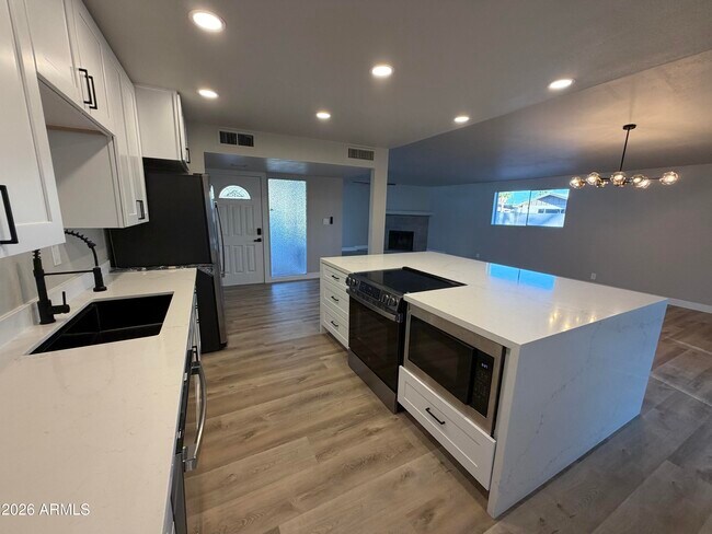 5420 N Granite Reef Rd Scottsdale, AZ 85250 photo 4