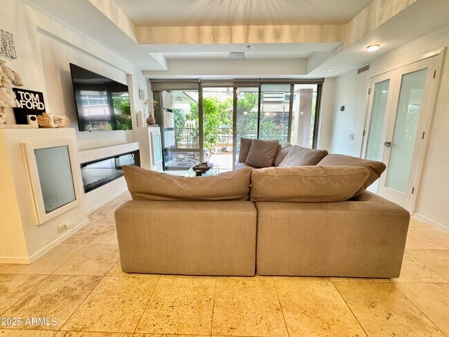 7141 E Rancho Vista Dr Scottsdale, AZ 85251 photo 4
