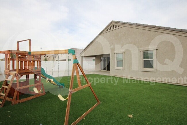 30433 W Amelia Ave Buckeye, AZ 85396 photo 2