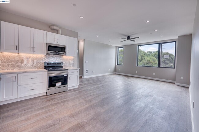 4202 Telegraph Ave Oakland, CA 94609 photo 4