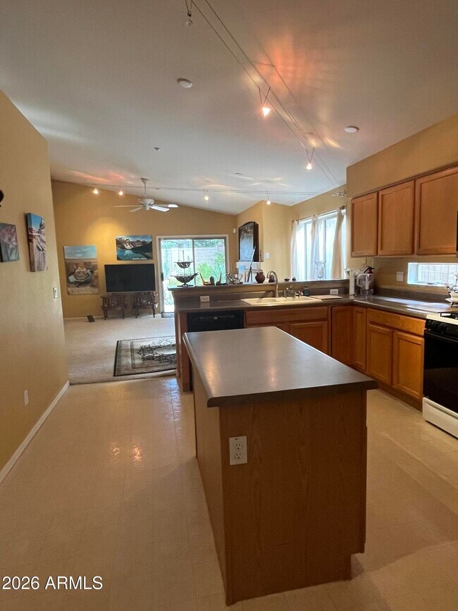 10460 E Hillery Dr Scottsdale, AZ 85255 photo 4