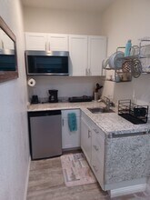1947 Ivy Rd Oceanside, CA 92054 photo 4