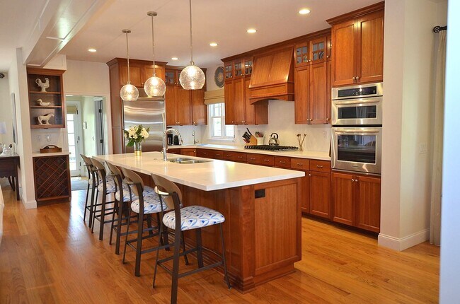 135 E Ave Coronado, CA 92118 photo 2