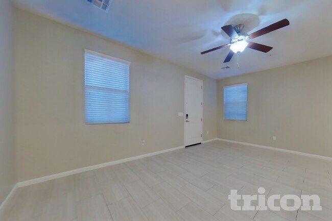 12550 W Hummingbird Terrace Peoria, AZ 85383 photo 2