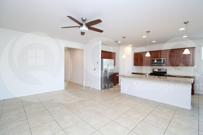 17418 W Eagle Ct Goodyear, AZ 85338 photo 3