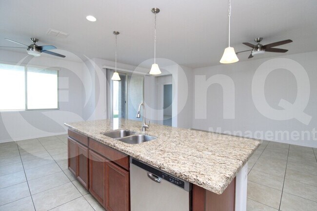 17418 W Eagle Ct Goodyear, AZ 85338 photo 4