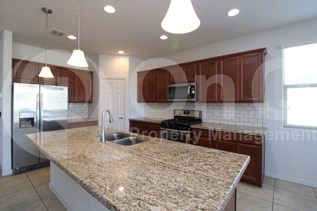 17418 W Eagle Ct Goodyear, AZ 85338 photo 2