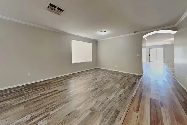 6861 W Townley Ave Peoria, AZ 85345 photo 2
