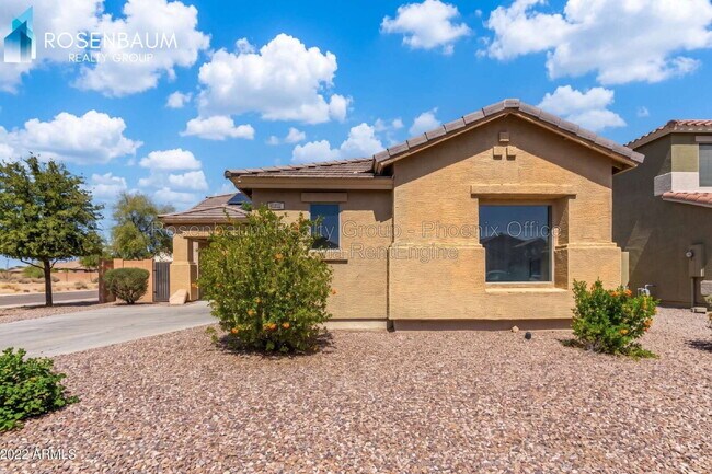802 W Fairlane Ct
