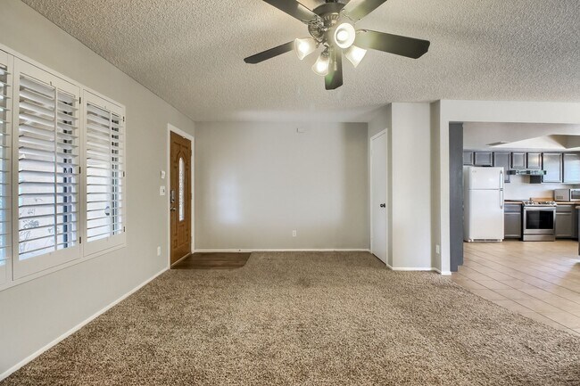 18041 N 30th St Phoenix, AZ 85032 photo 4