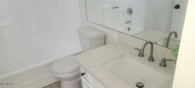 8702 N 67th Dr Peoria, AZ 85345 photo 5