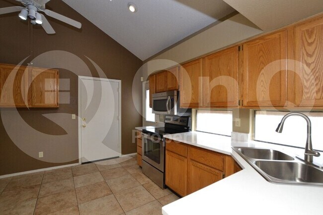 4671 W Shannon St Chandler, AZ 85226 photo 4