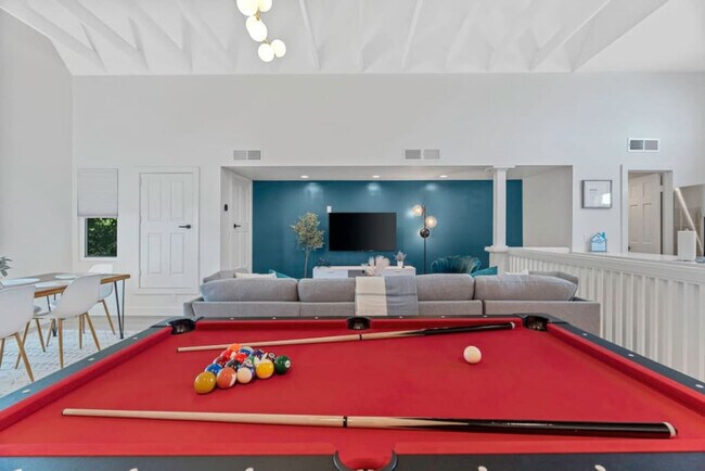 909 E Camelback Rd Phoenix, AZ 85014 photo 2