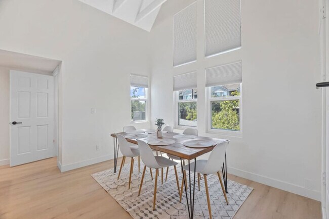 909 E Camelback Rd Phoenix, AZ 85014 photo 4