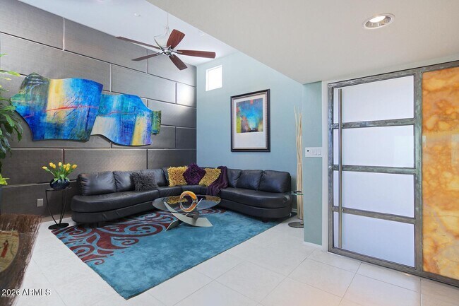 110 W Victoria Sq photo 5