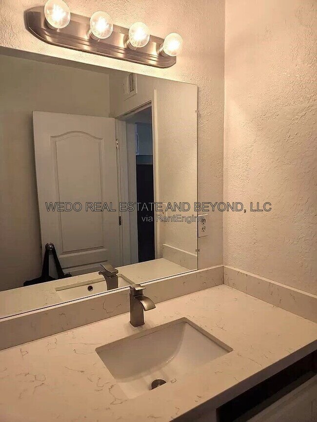 1812 N 26th Pl Phoenix, AZ 85008 photo 3