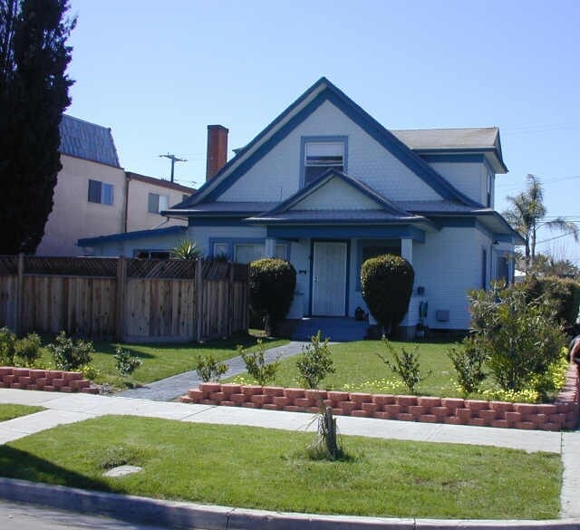 4594 Hawley Blvd San Diego, CA 92116 photo 2