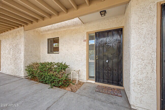 709 S Power Rd Mesa, AZ 85206 photo 2